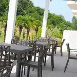 Hotel Velipoja Village