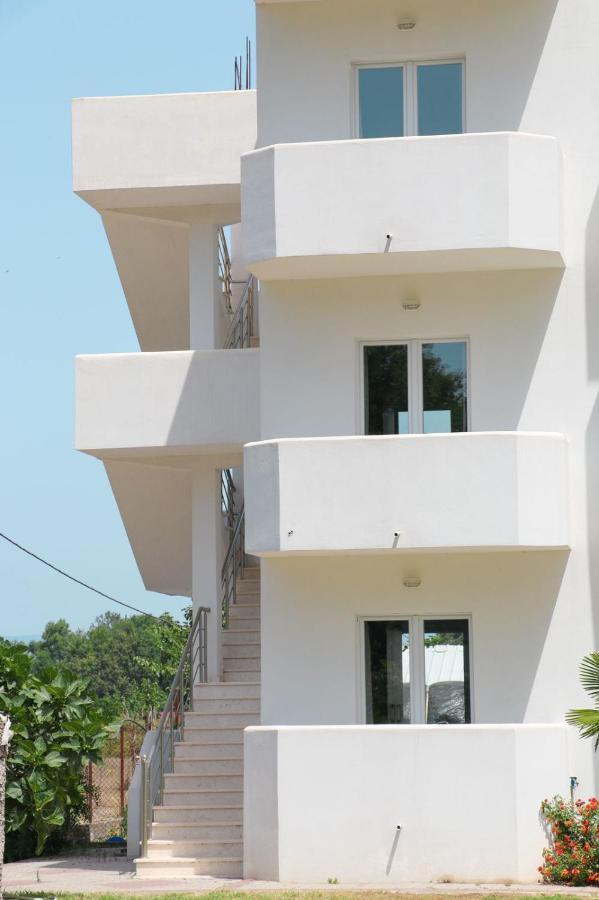 Village Hotel 4*