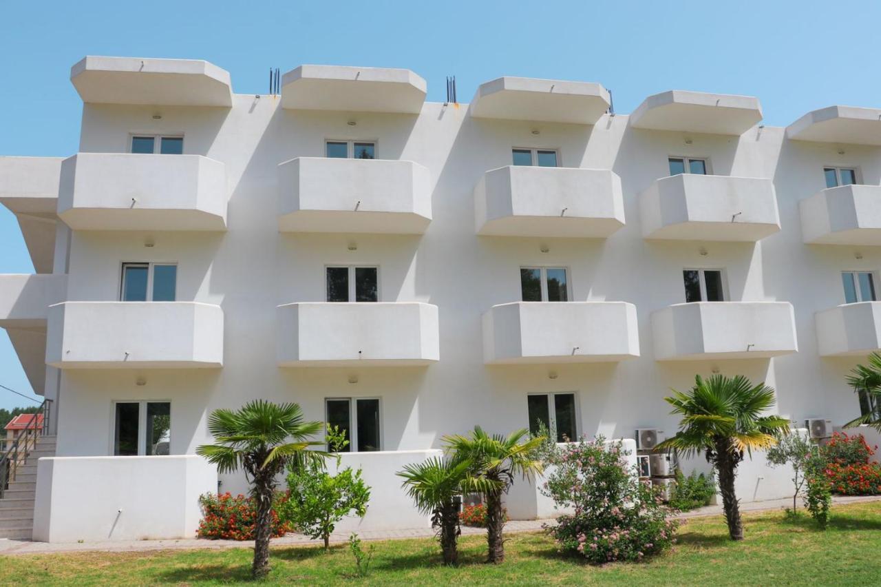 Hotel Village